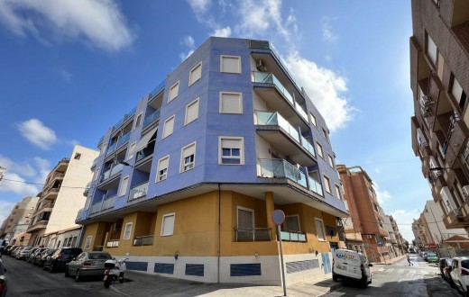 Mieszkanie w bloku - Sprzedaż - Torrevieja - Center