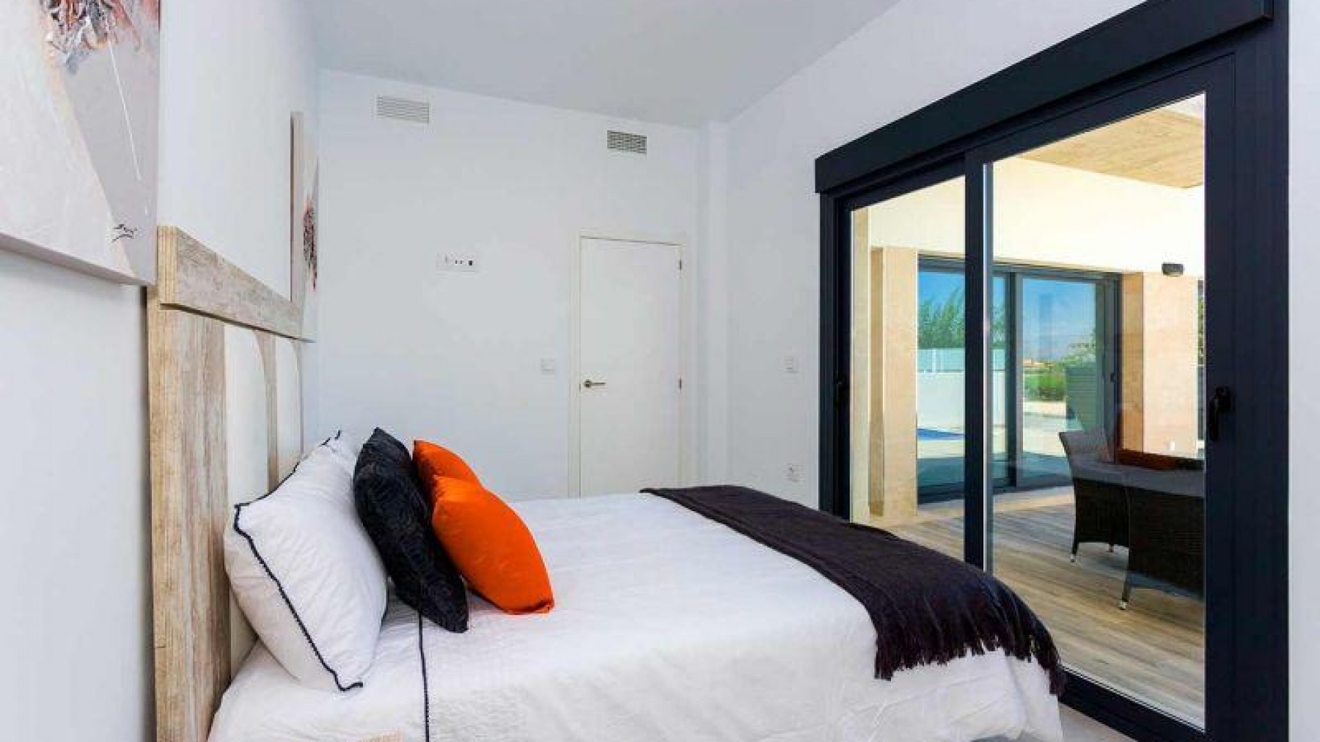 New Build - Detached Villa -
Daya Nueva - Center