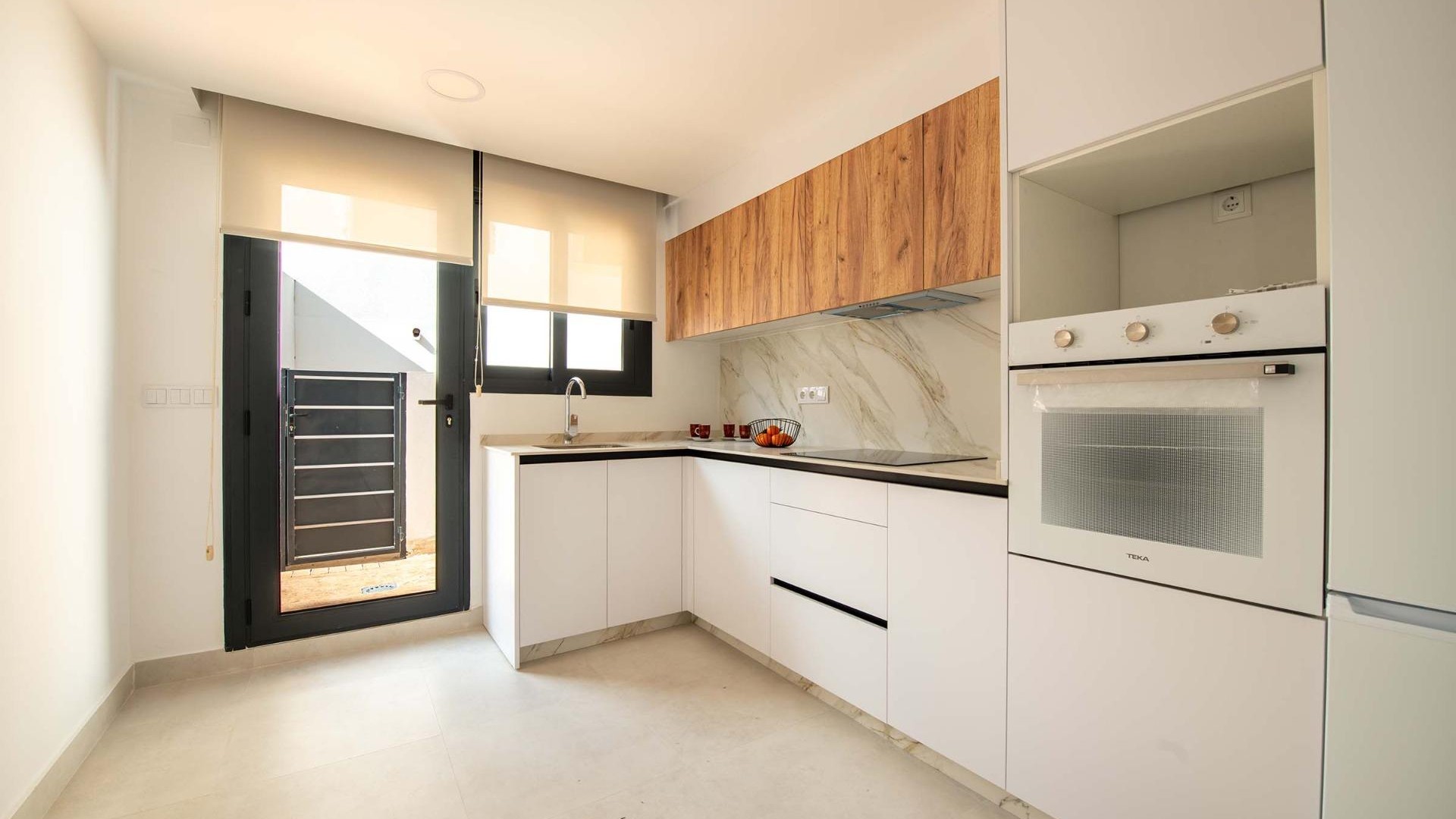 New Build - Stadthaus -
Cox - San Fernando