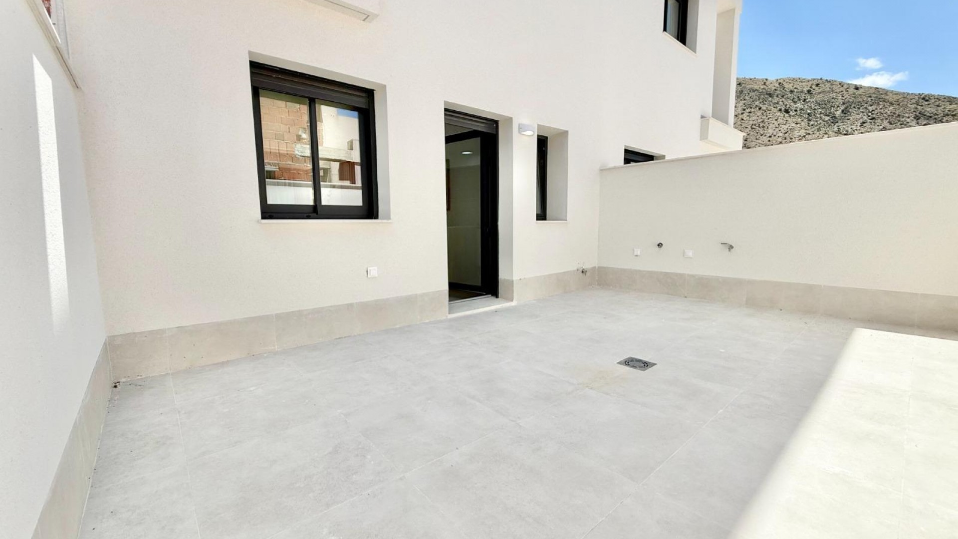 New Build - Stadthaus -
Cox - Sin Zona