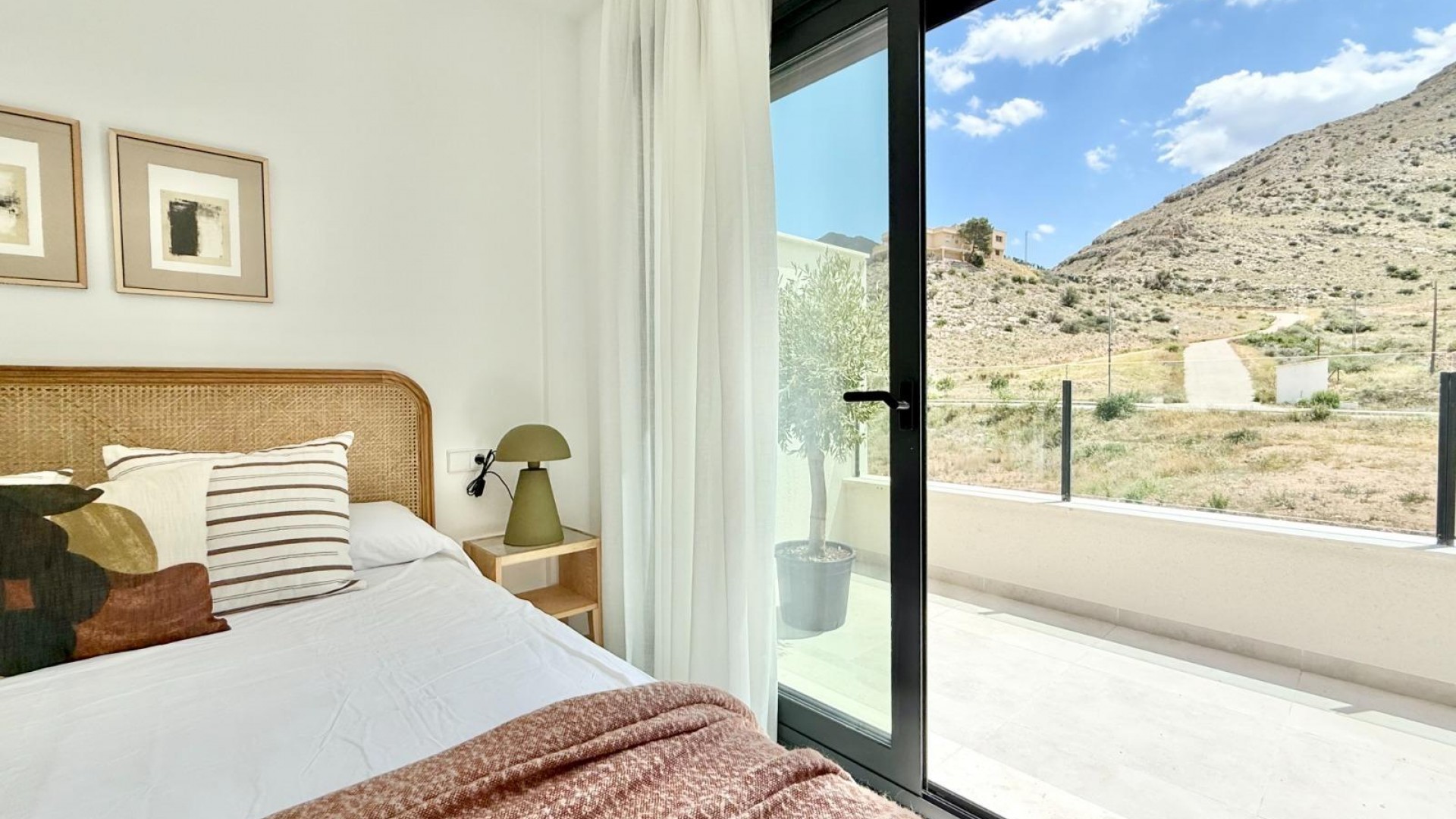 New Build - Stadthaus -
Cox - Sin Zona