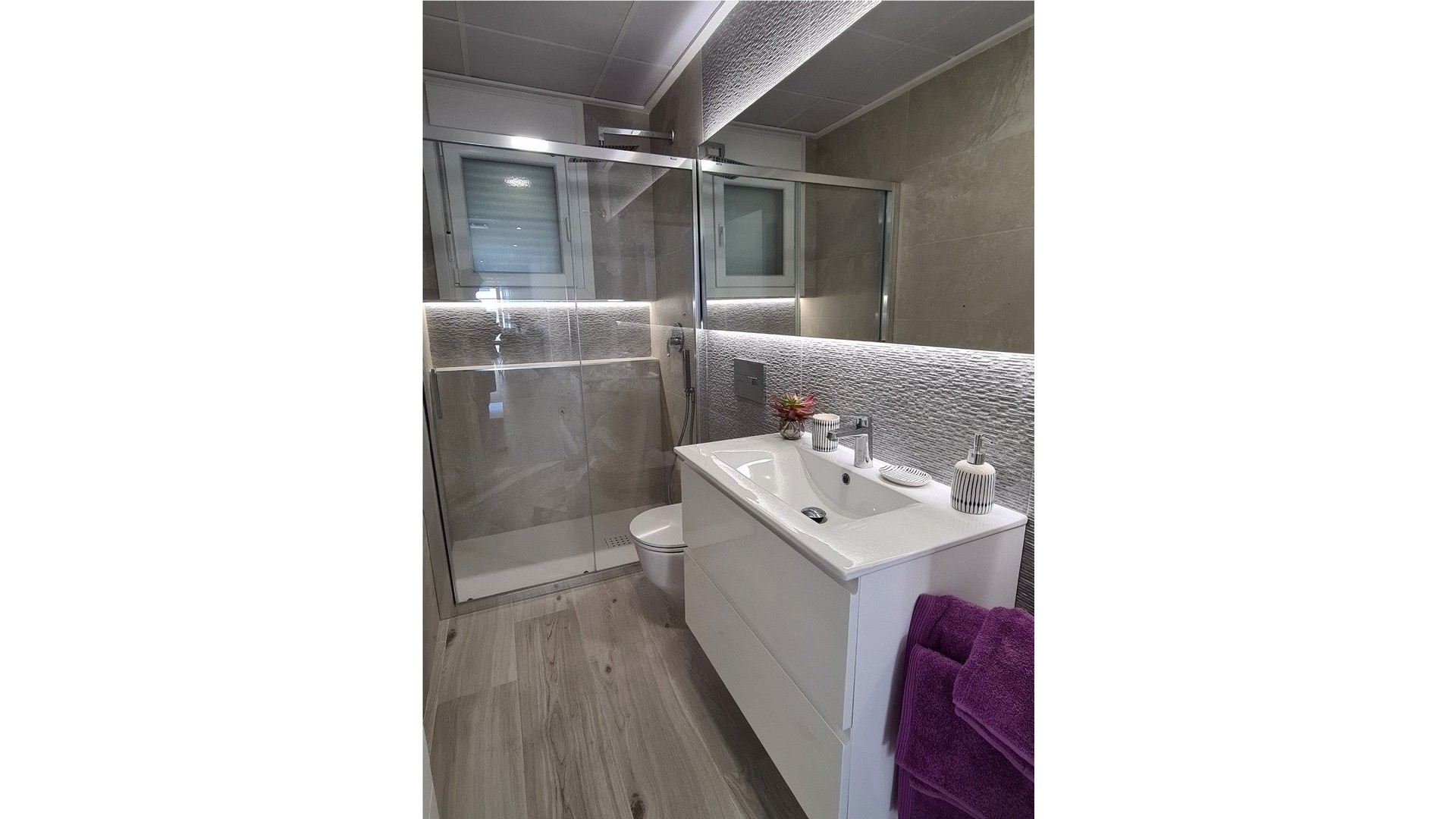 New Build - Town house -
Avileses