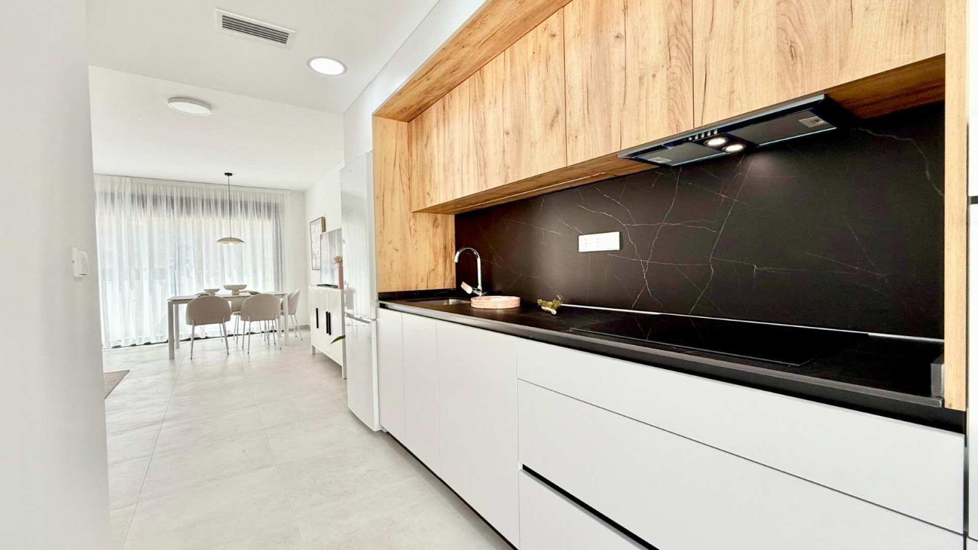 New Build - Town house -
Cox - Sin Zona