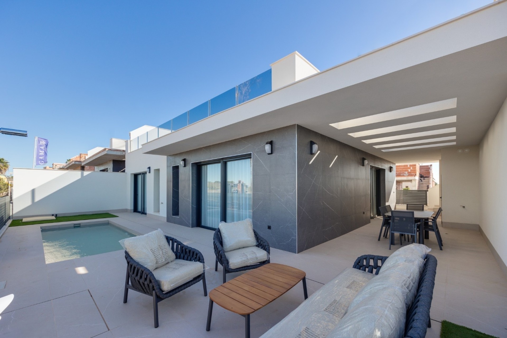 NIEUWBOUW - Halfvrijstaande villa -
Torrevieja - Nueva Torrevieja