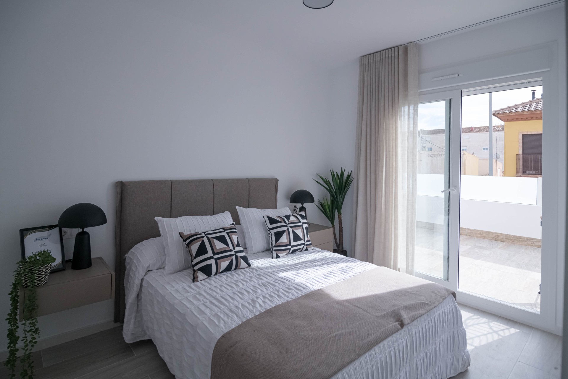 NIEUWBOUW - Stadswoning -
Jerónimo y Avileses