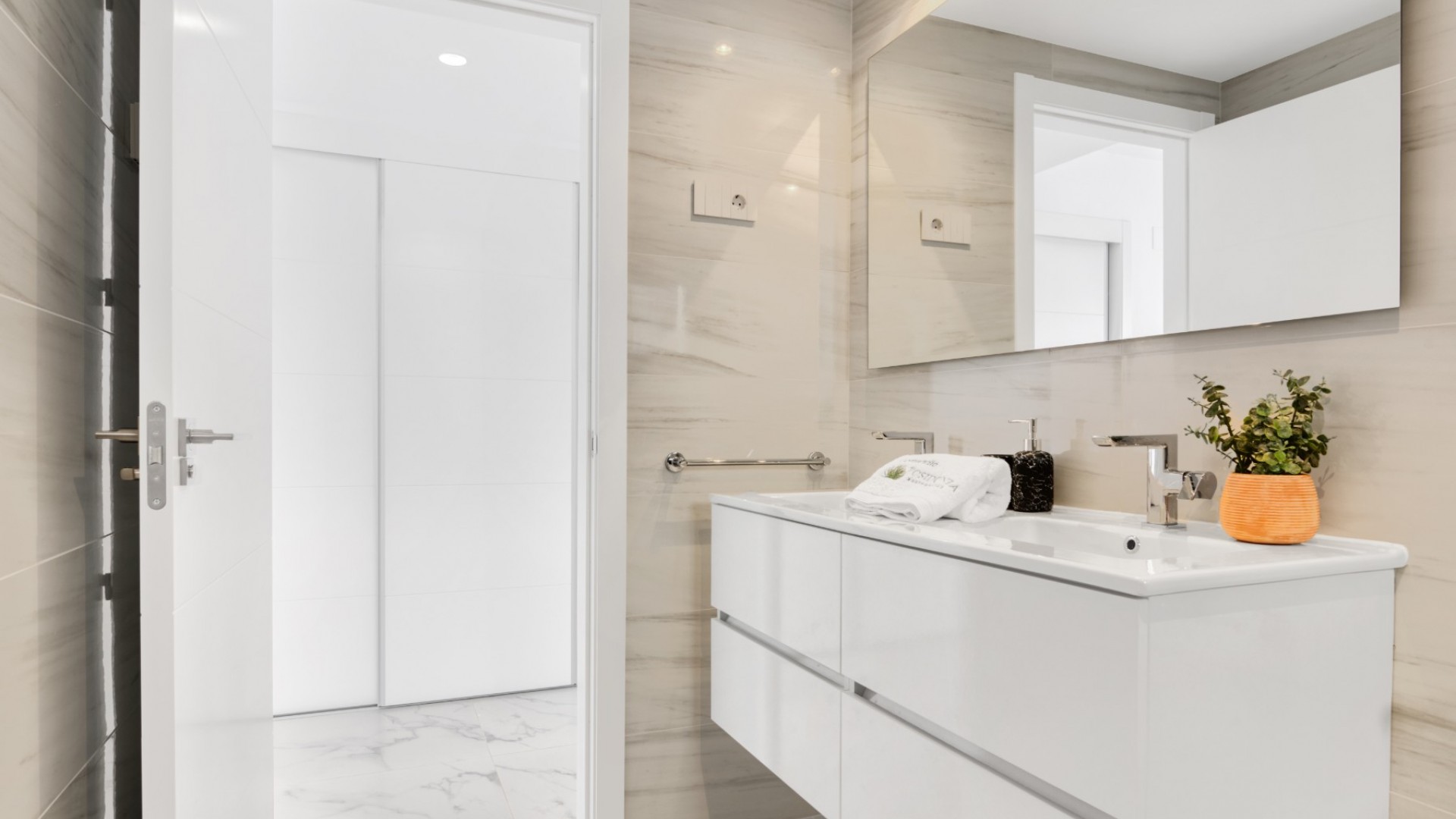 Nouvelle construction - Apartement Flat -
Torrevieja - Punta Prima*