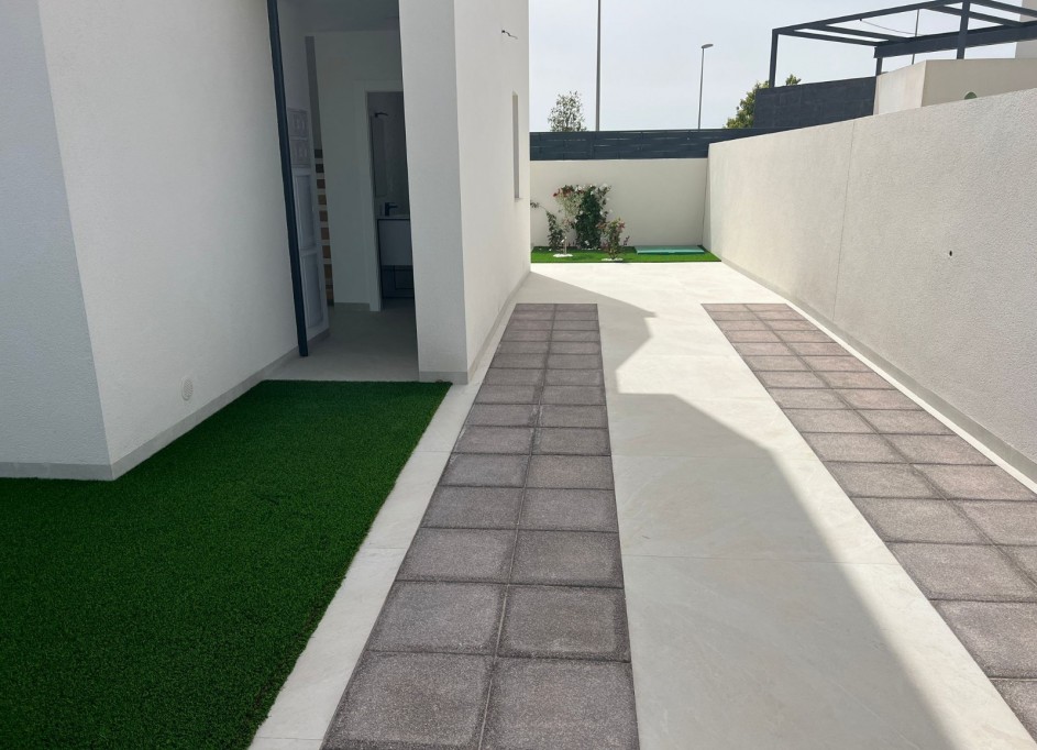 Nouvelle construction - Halfvrijstaande villa -
Benijofar