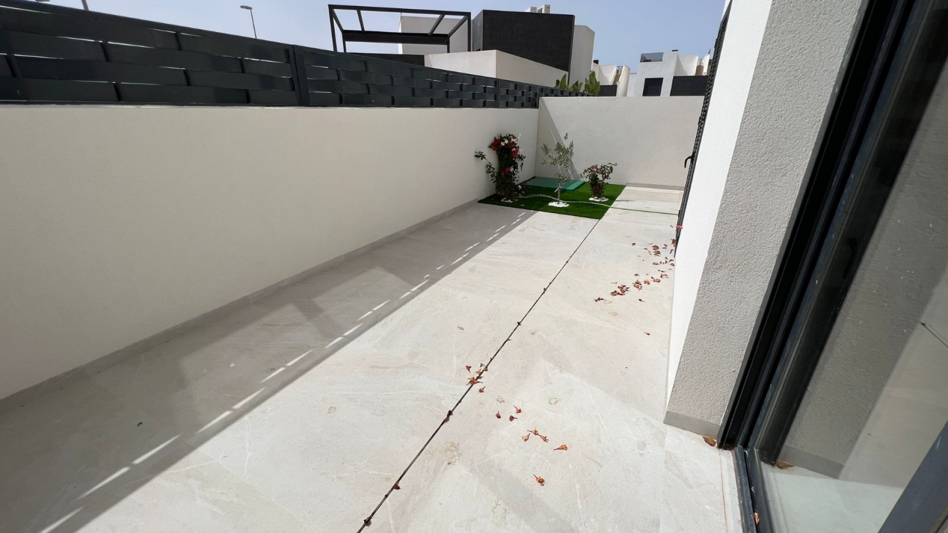 Nouvelle construction - Halfvrijstaande villa -
Benijofar