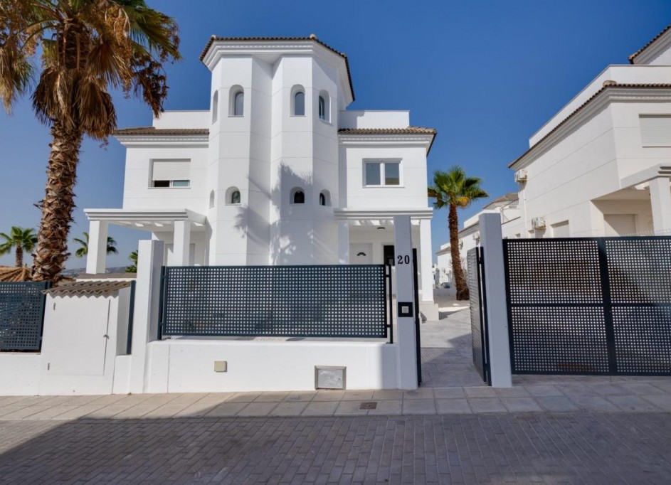 Nouvelle construction - Villa Individuelle -
San Fulgencio - El Oasis