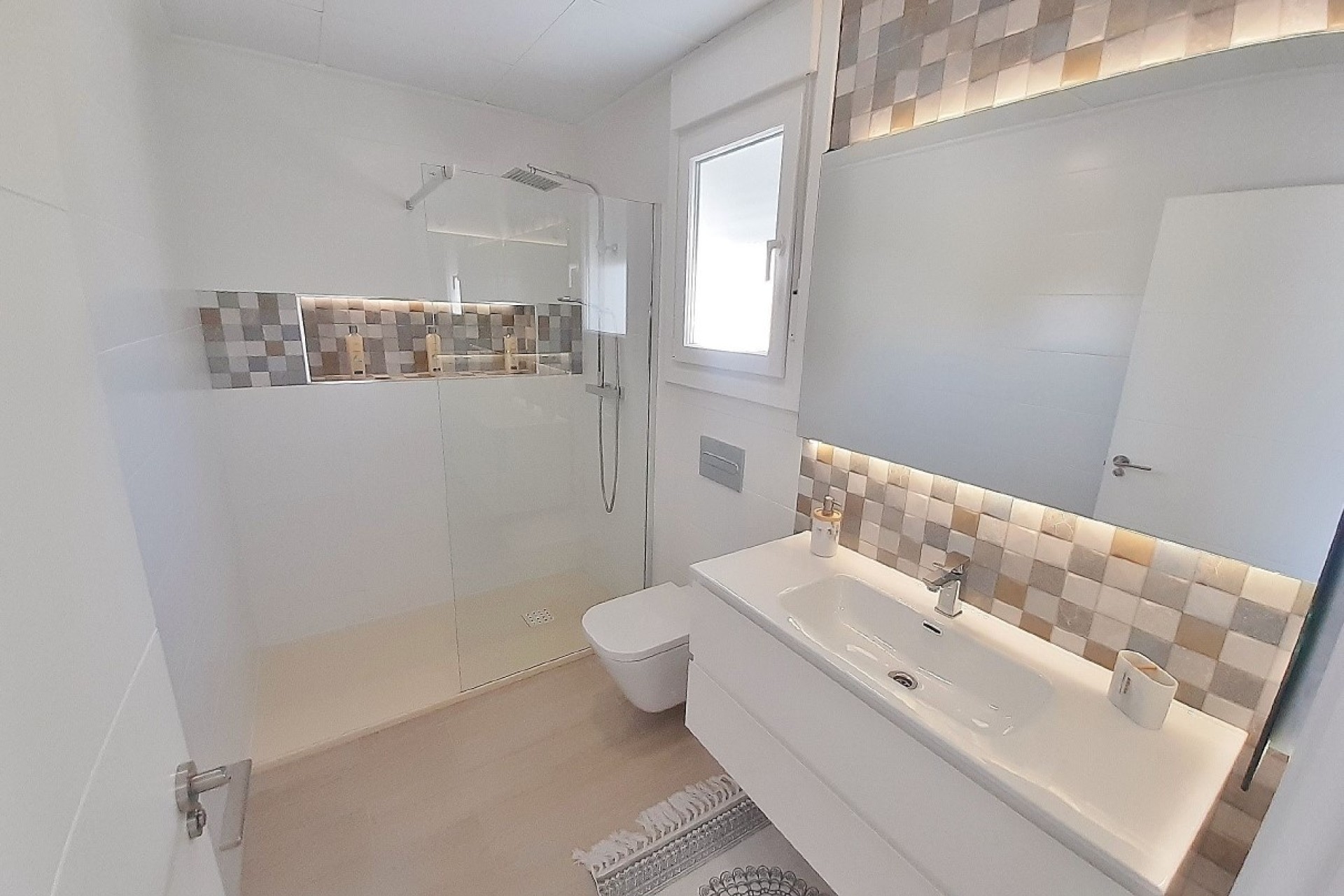 Nowa konstrukcja - Dom miejski -
Avileses