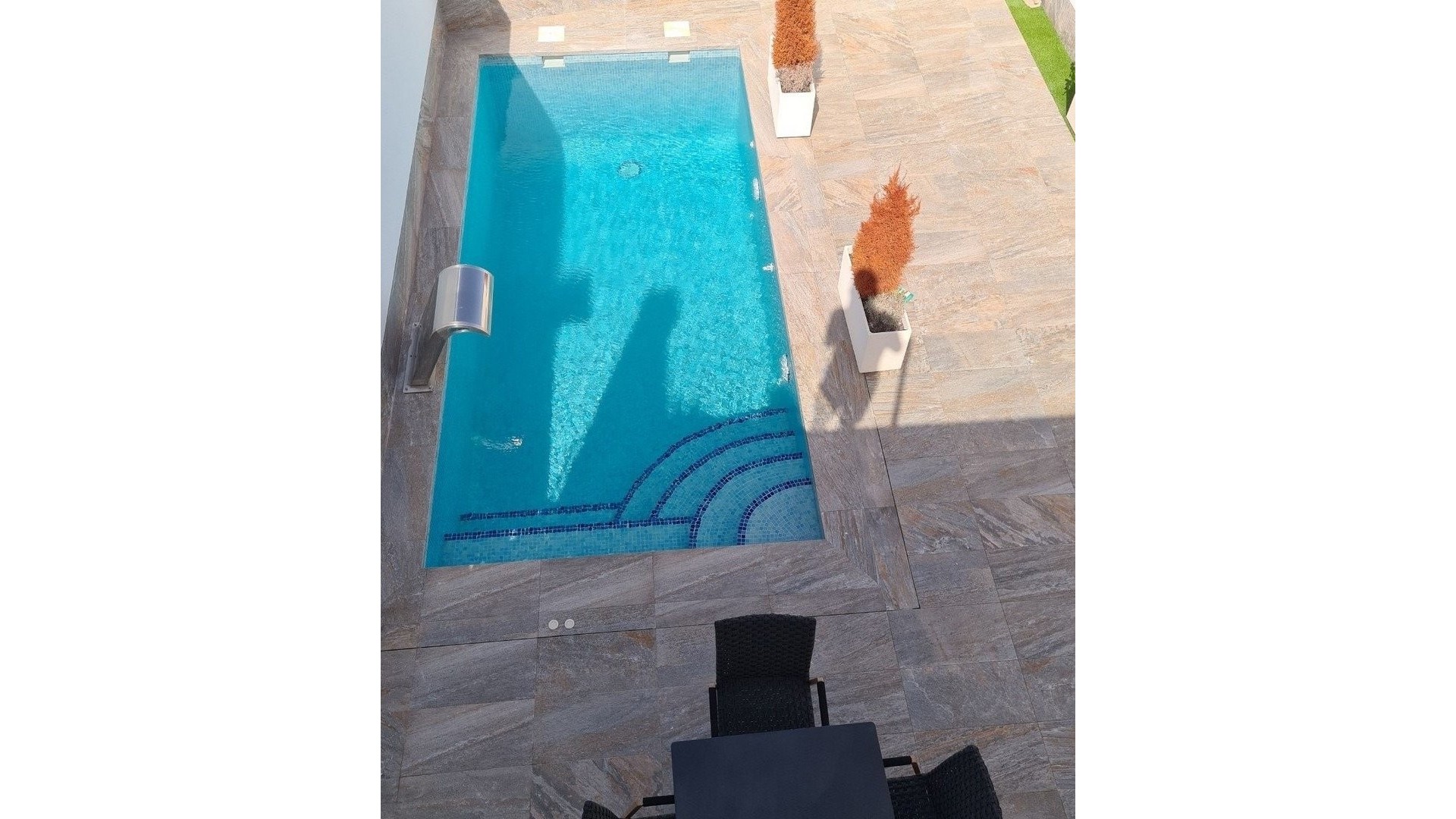 Nowa konstrukcja - Dom miejski -
Avileses