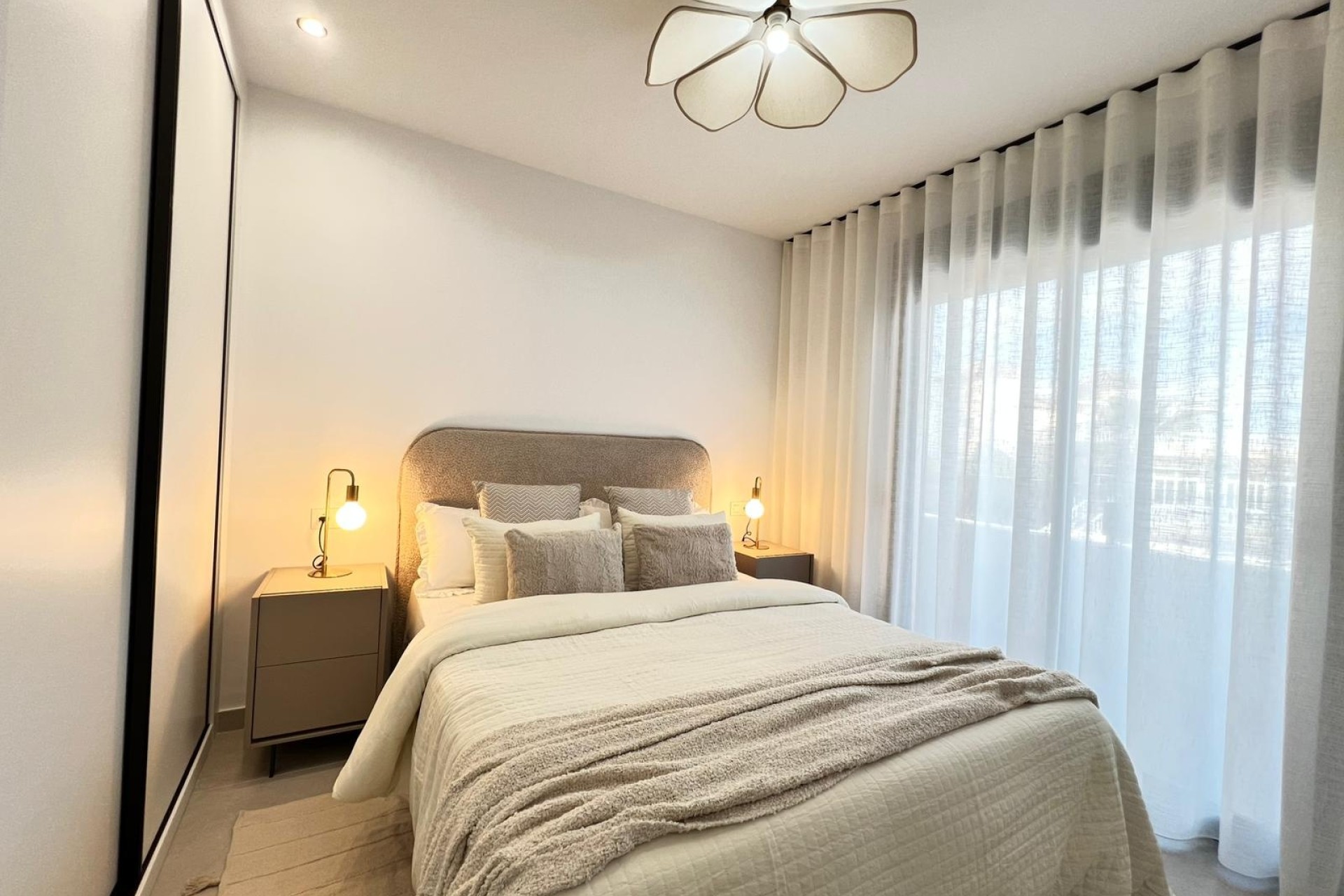 Nowa konstrukcja - Dom miejski -
Benferri