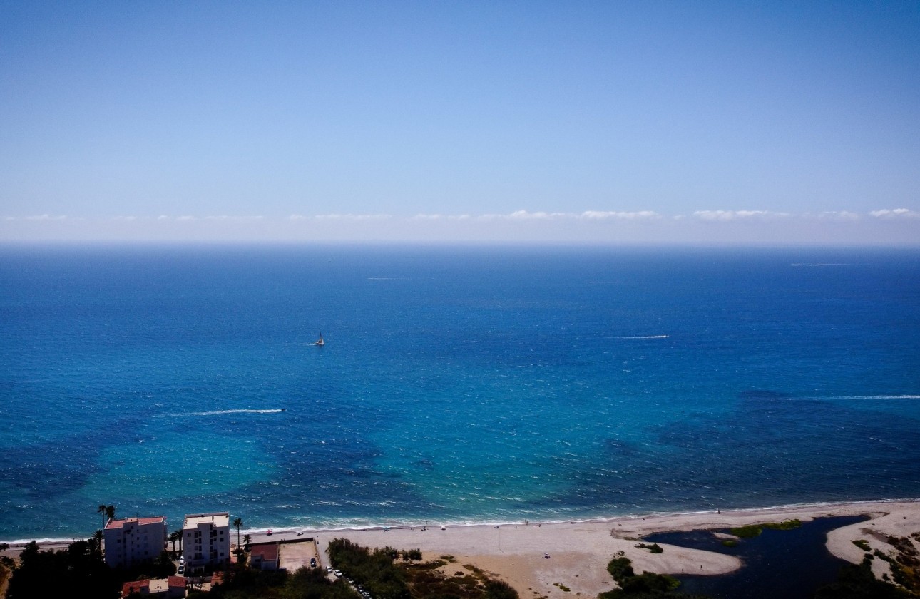 Nowa konstrukcja - Willa w zabudowie bliźniaczej -
Polop