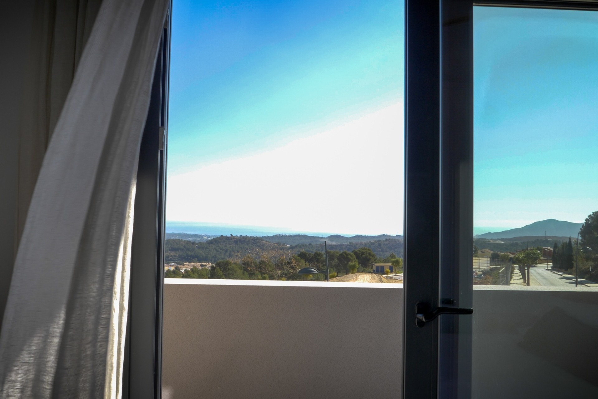 Nowa konstrukcja - Willa w zabudowie bliźniaczej -
Polop