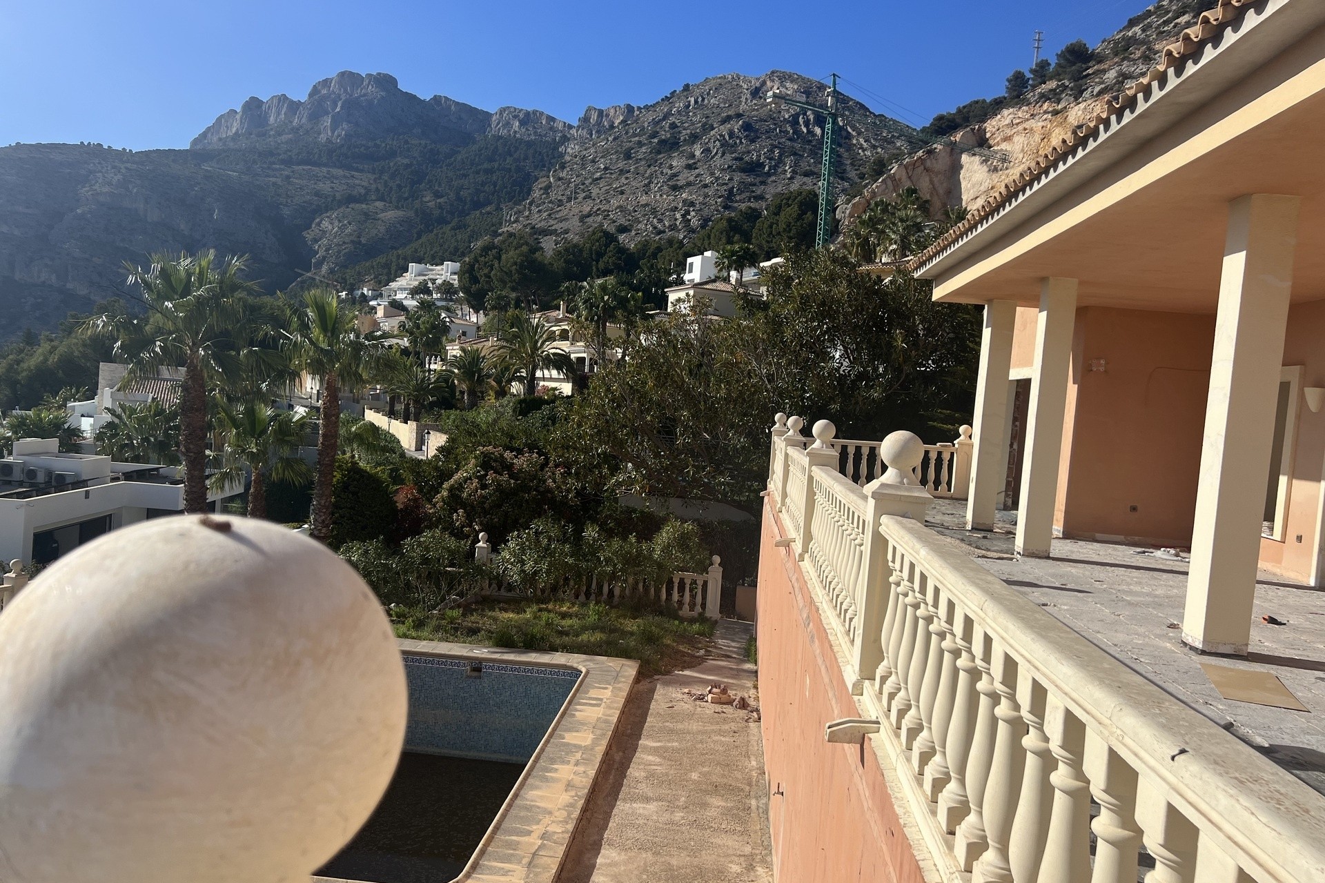 Nowa konstrukcja - Willa wolnostojąca -
Altea