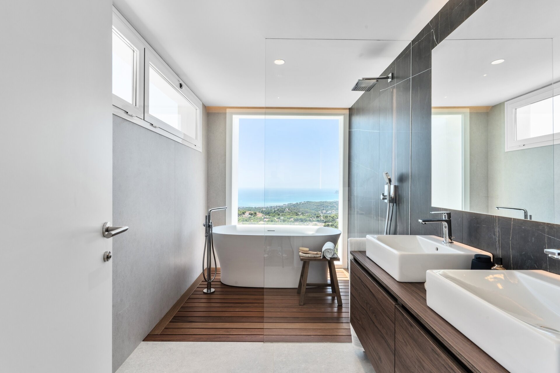 Nowa konstrukcja - Willa wolnostojąca -
Altea