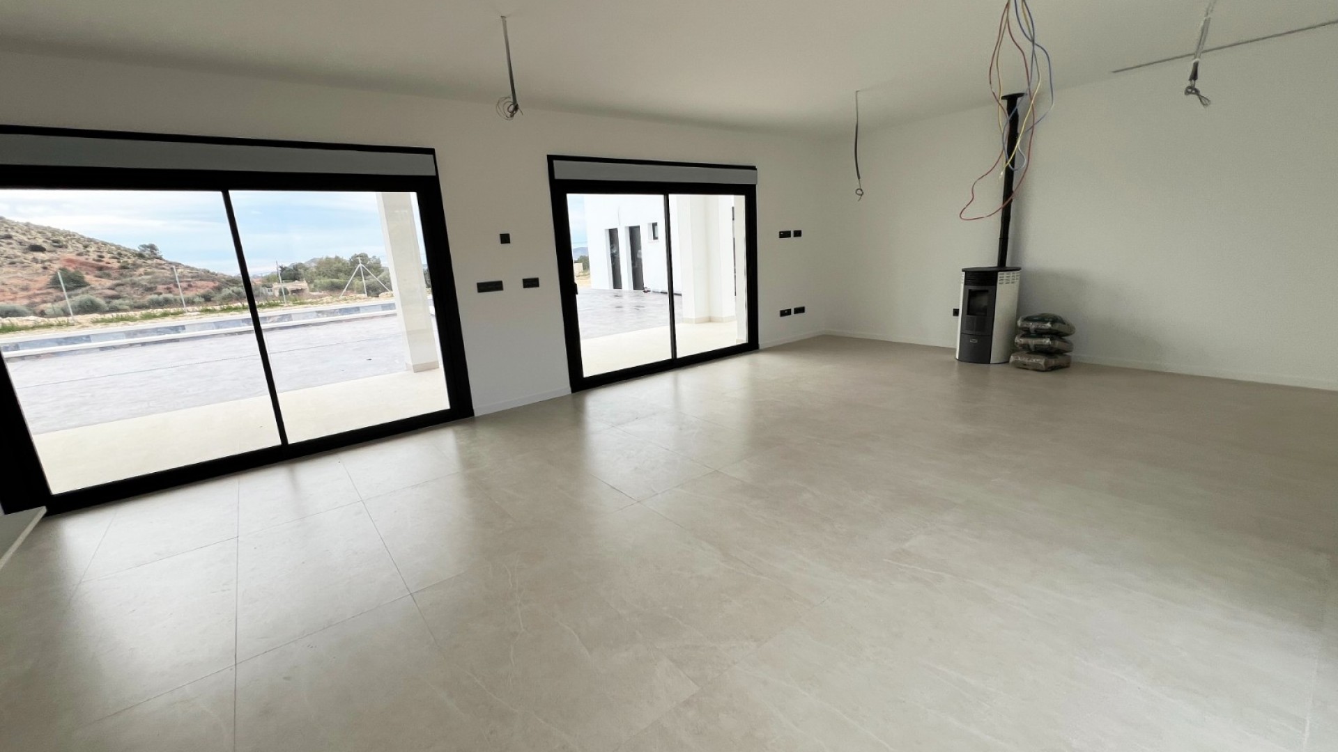 Nowa konstrukcja - Willa wolnostojąca -
Aspe