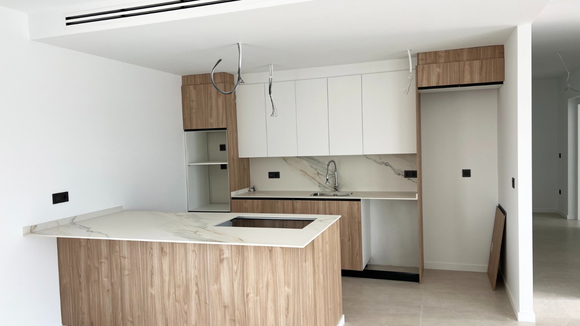 Nowa konstrukcja - Willa wolnostojąca -
Aspe