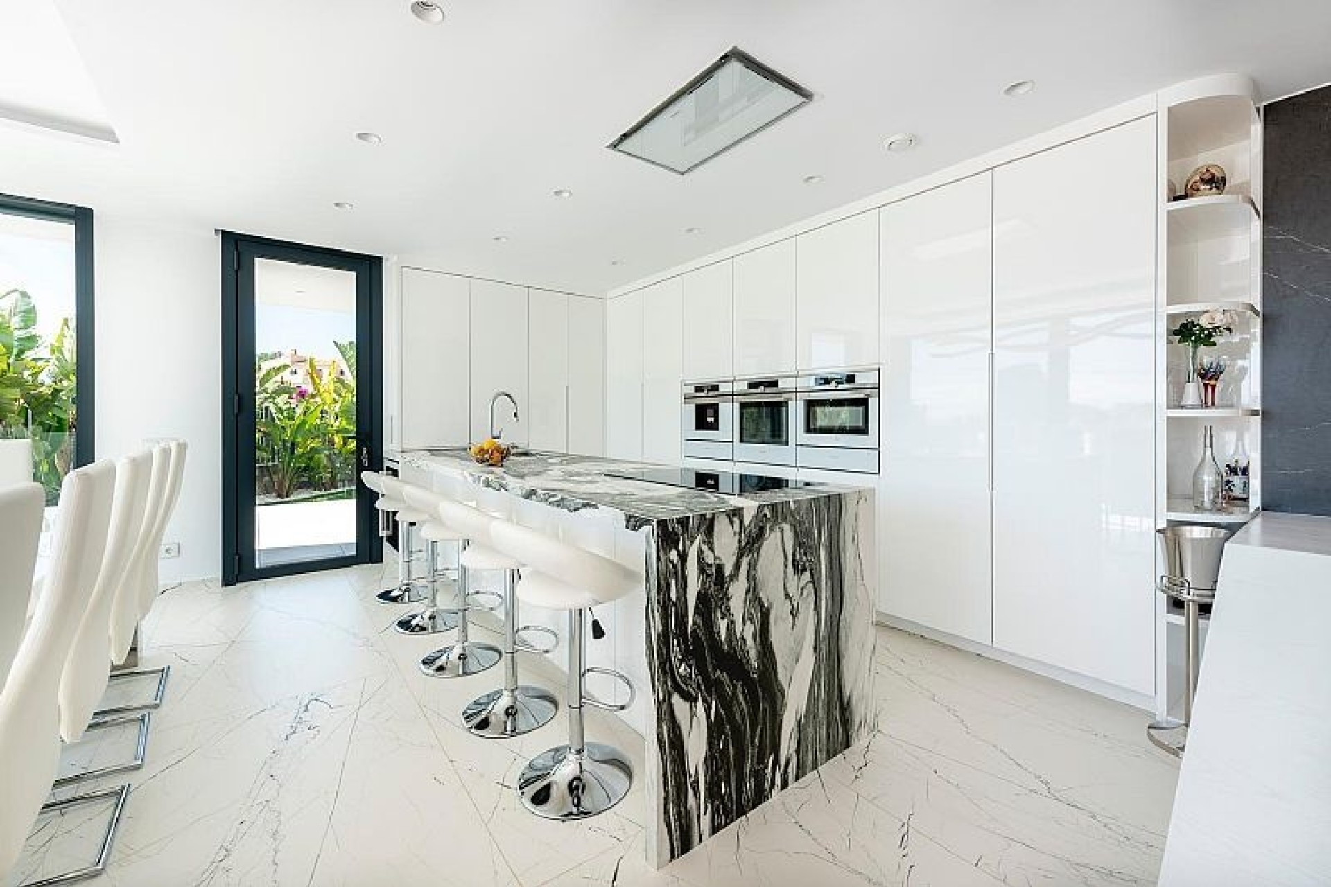 Nowa konstrukcja - Willa wolnostojąca -
Calpe