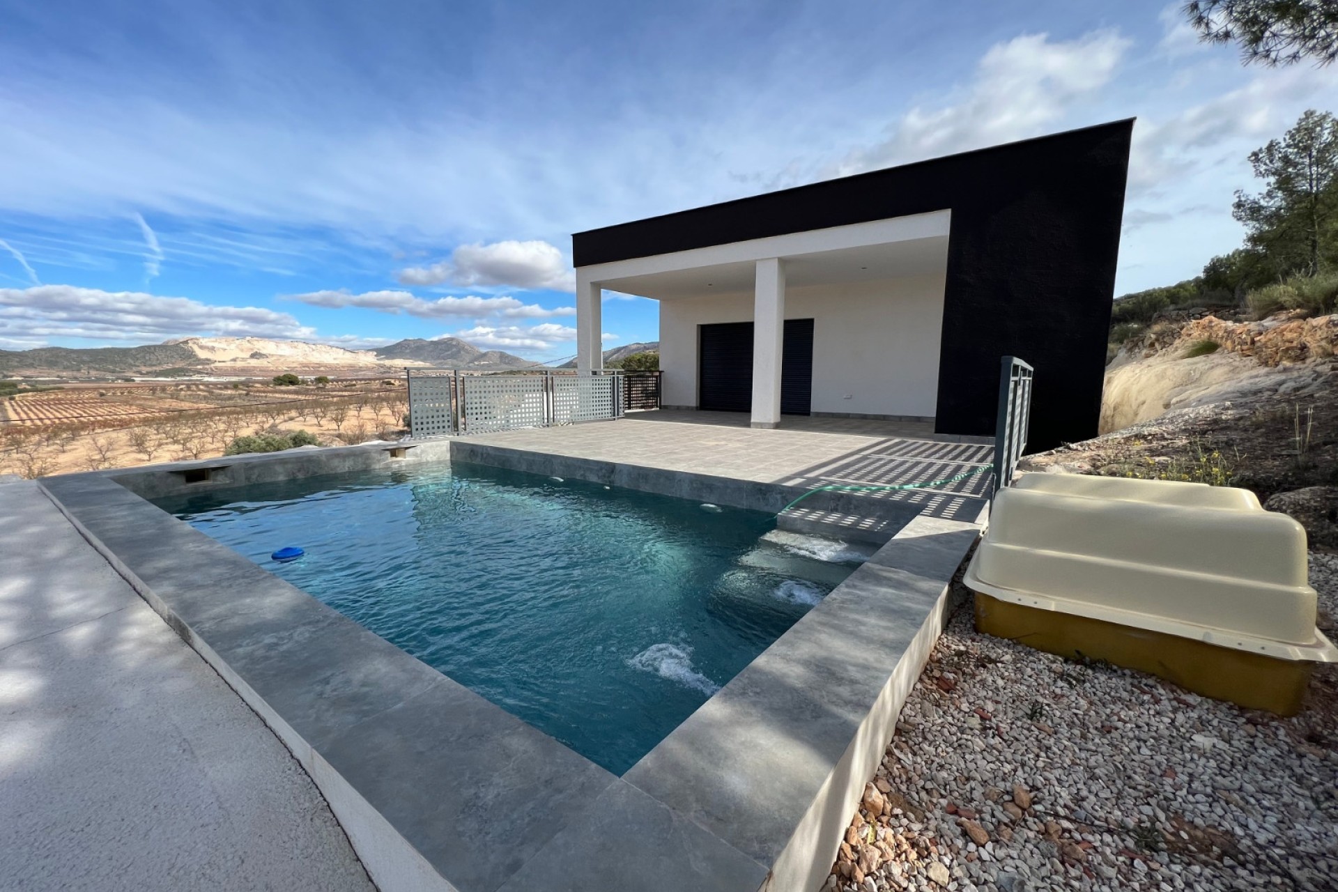 Nowa konstrukcja - Willa wolnostojąca -
Cañada de la Leña