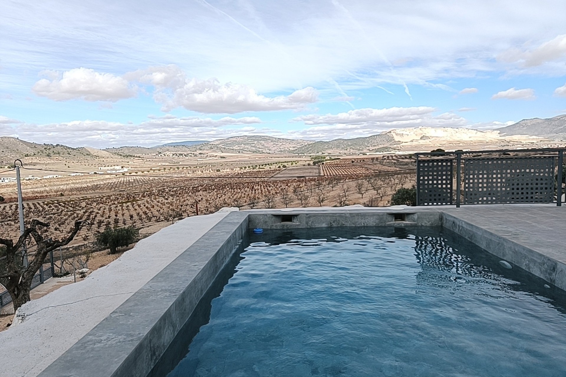 Nowa konstrukcja - Willa wolnostojąca -
Cañada de la Leña