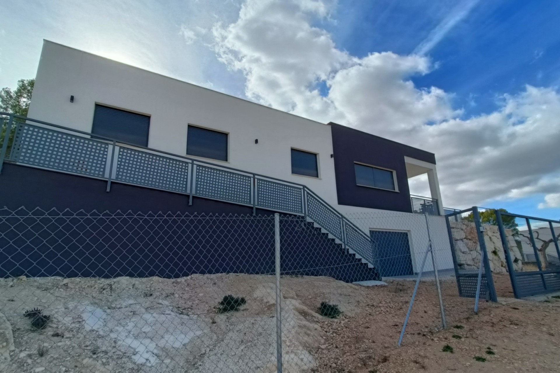 Nowa konstrukcja - Willa wolnostojąca -
Cañada de la Leña