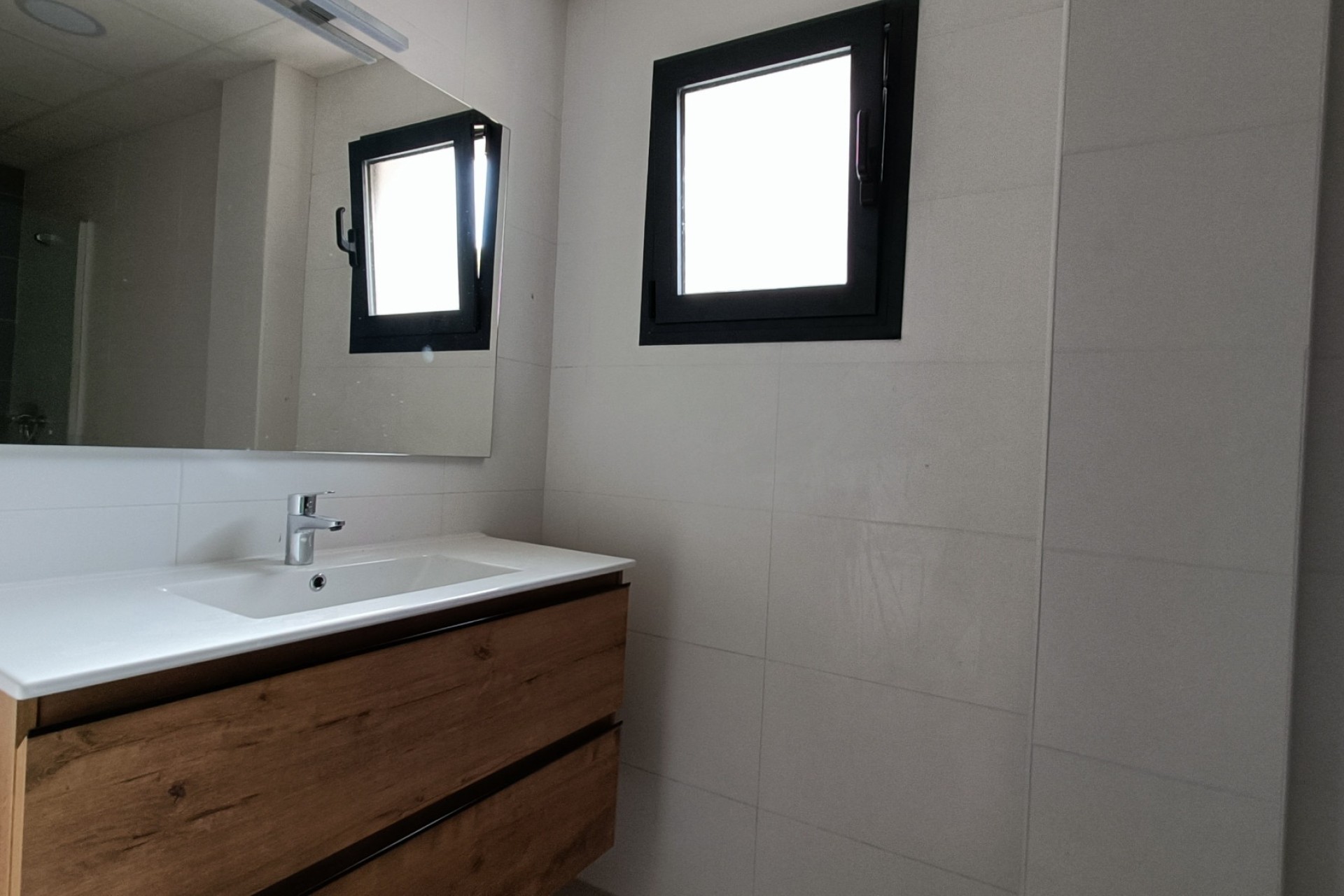 Nowa konstrukcja - Willa wolnostojąca -
Cañada de la Leña