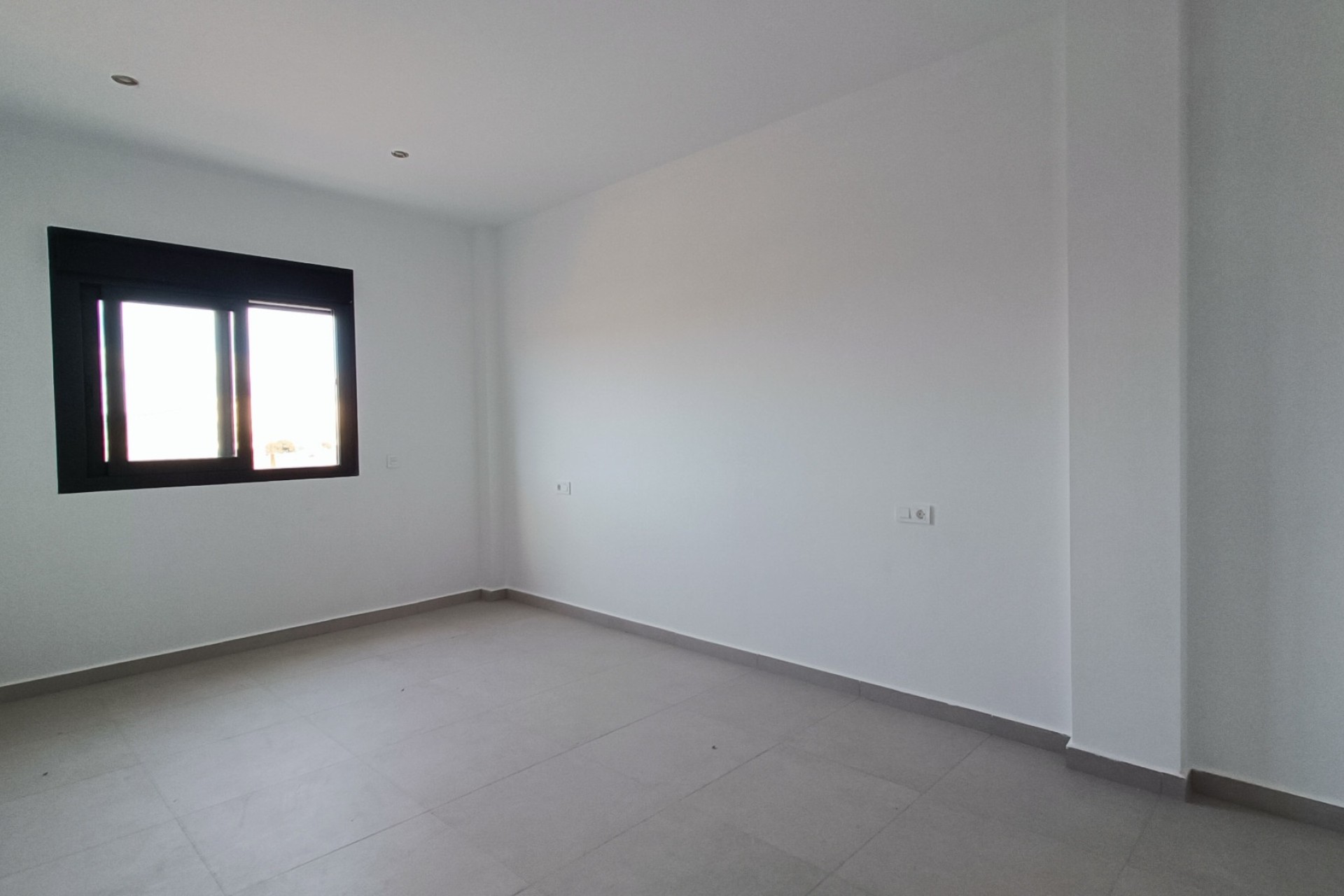 Nowa konstrukcja - Willa wolnostojąca -
Cañada de la Leña