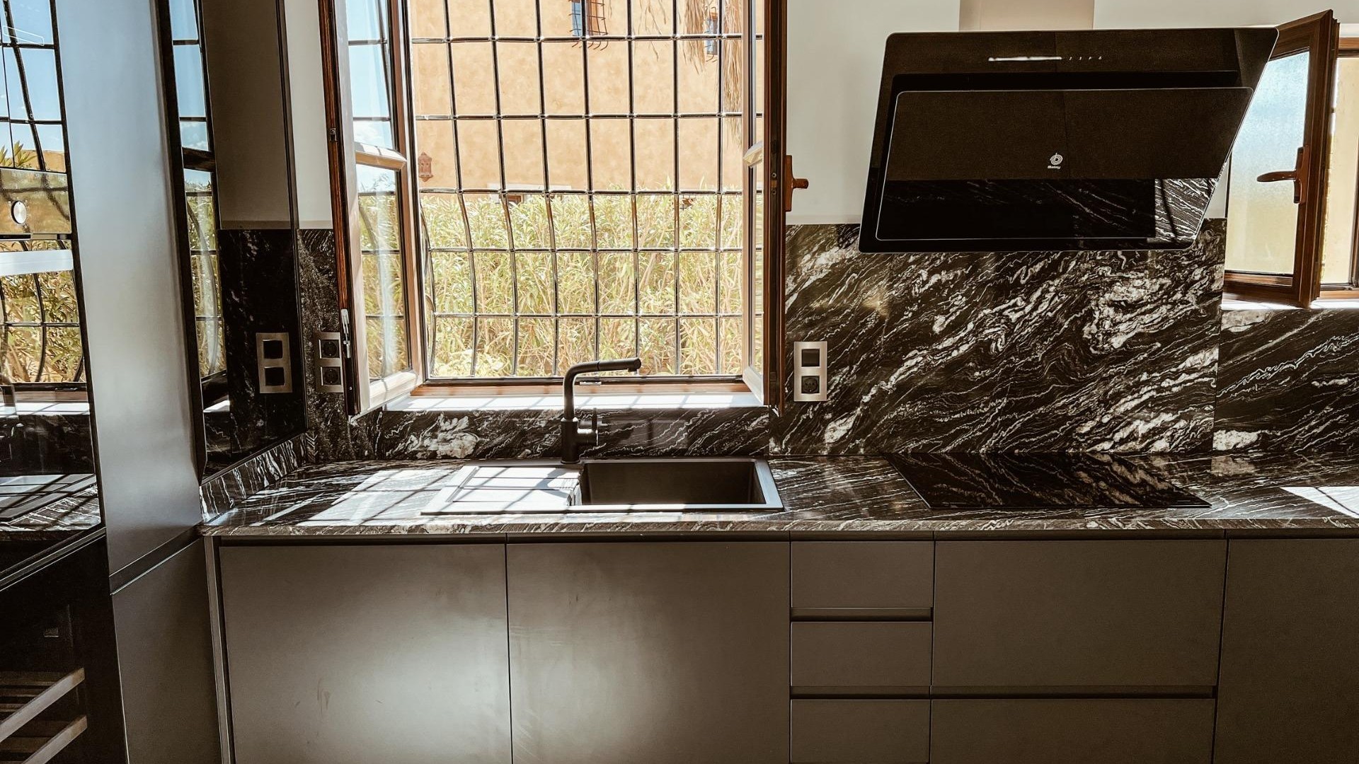 Nowa konstrukcja - Willa wolnostojąca -
Cuevas Del Almanzora