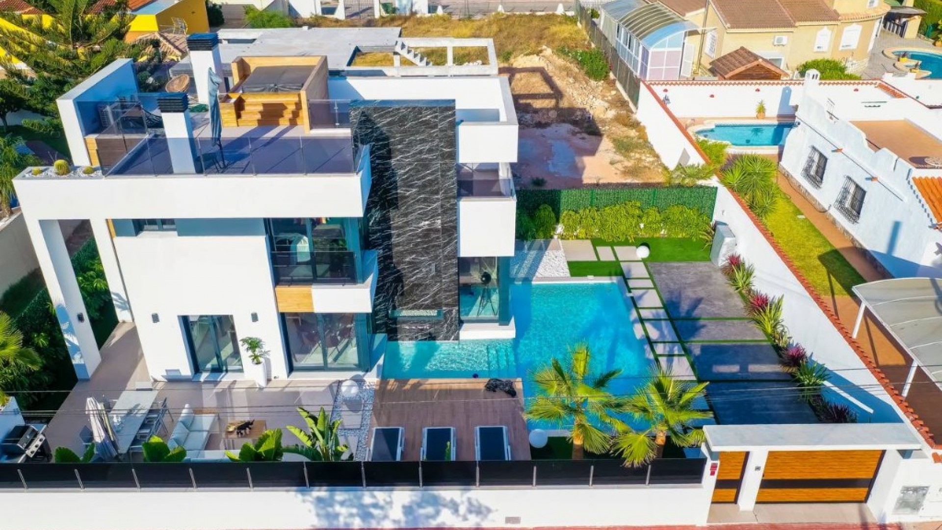 Nowa konstrukcja - Willa wolnostojąca -
Torrevieja