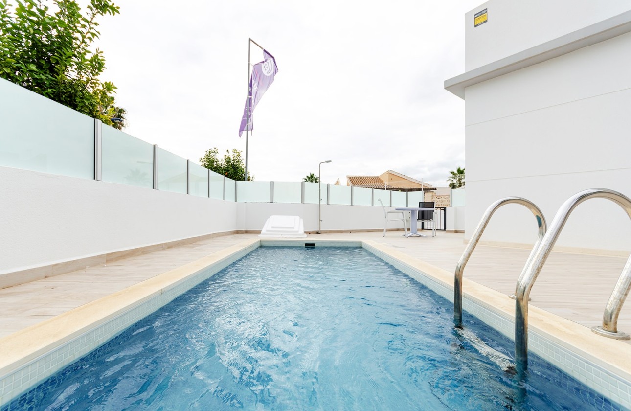 Nowa konstrukcja - Willa wolnostojąca -
Torrevieja