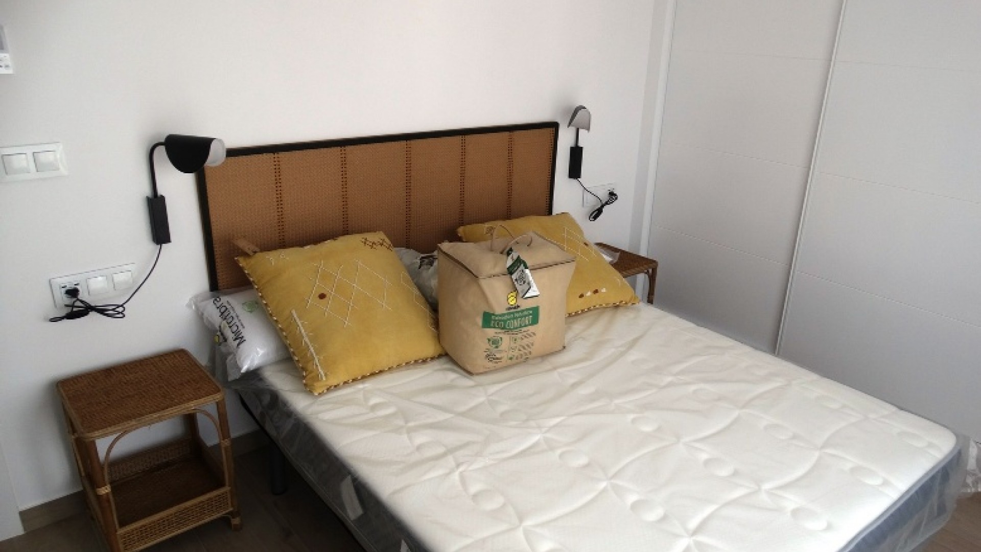 Nybyggd - Radhus -
Santiago de Ribeira - Santiago de la ribera