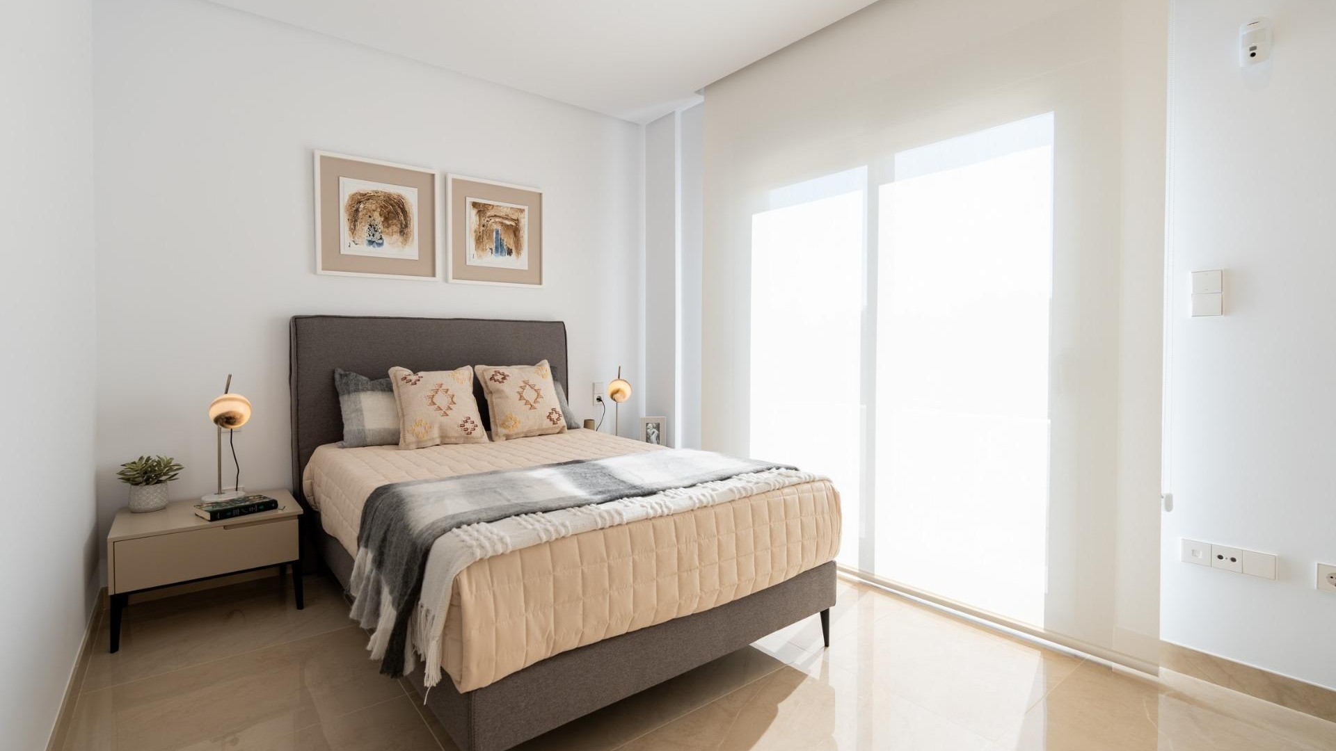 Nybyggeri - Fritliggende villa -
La Marina - El pinet