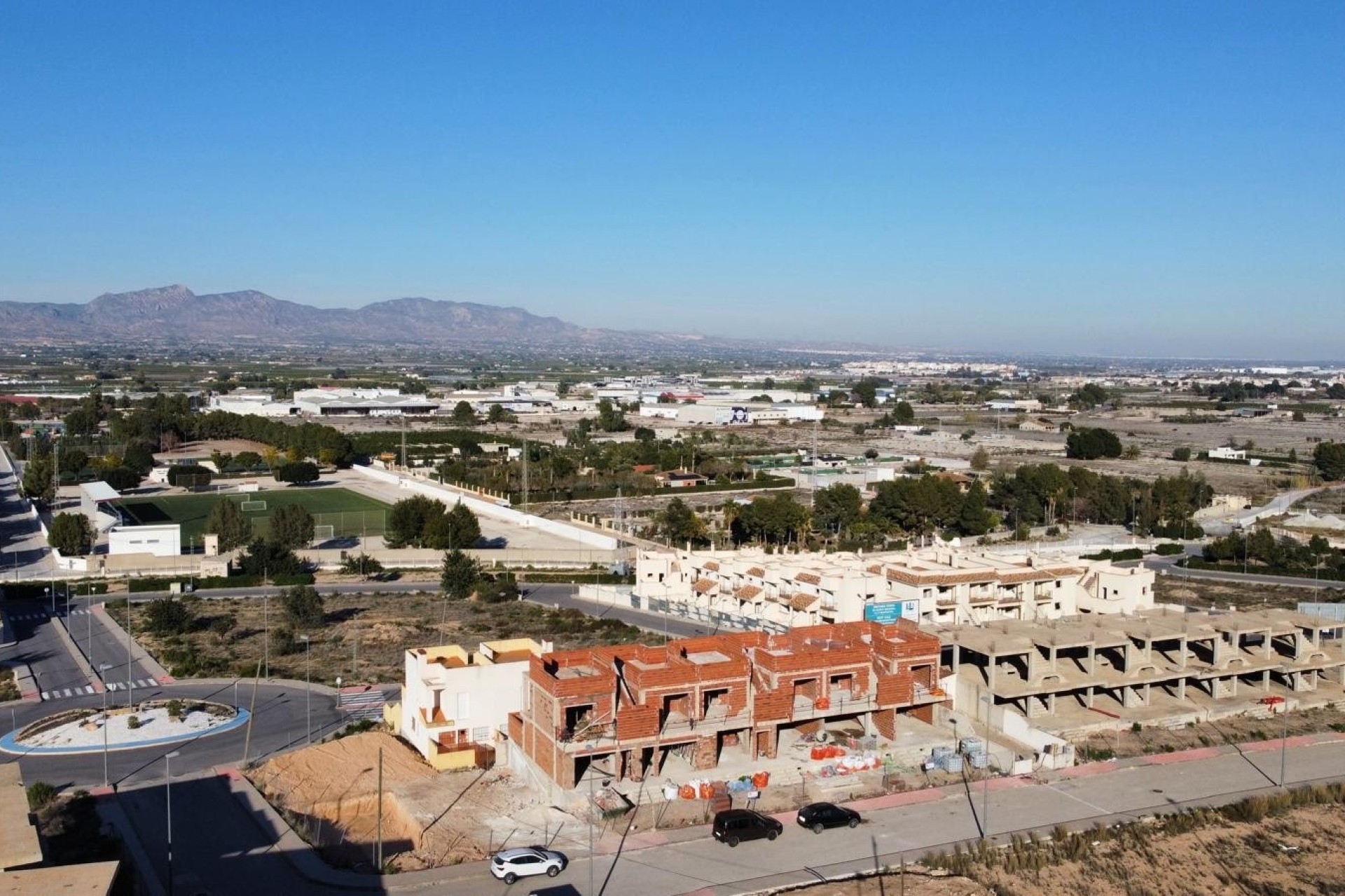 Obra Nueva - Casa de pueblo -
Cox