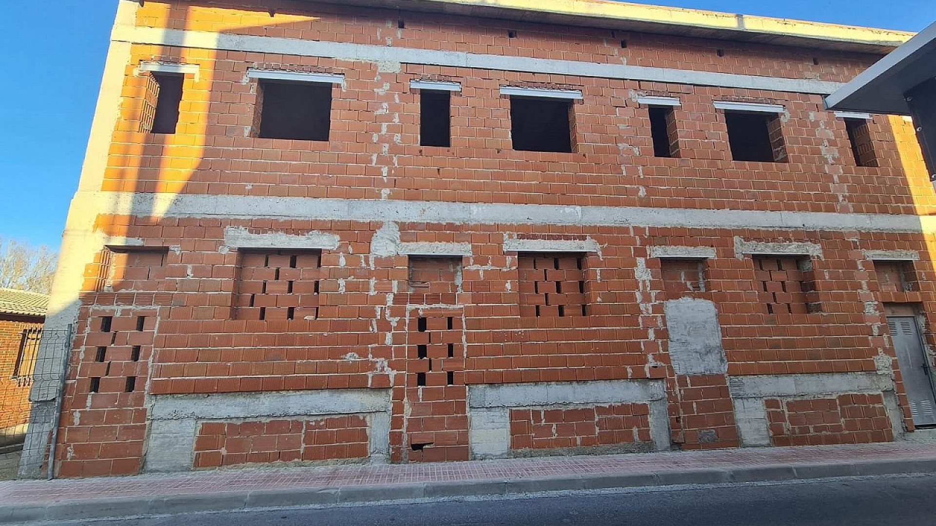 Obra Nueva - Casa de pueblo -
Salinas