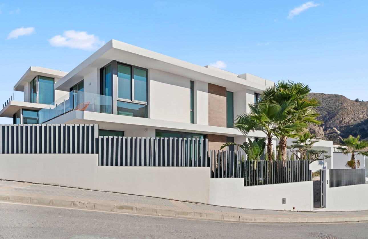 Obra Nueva - Chalet Independiente -
Benidorm