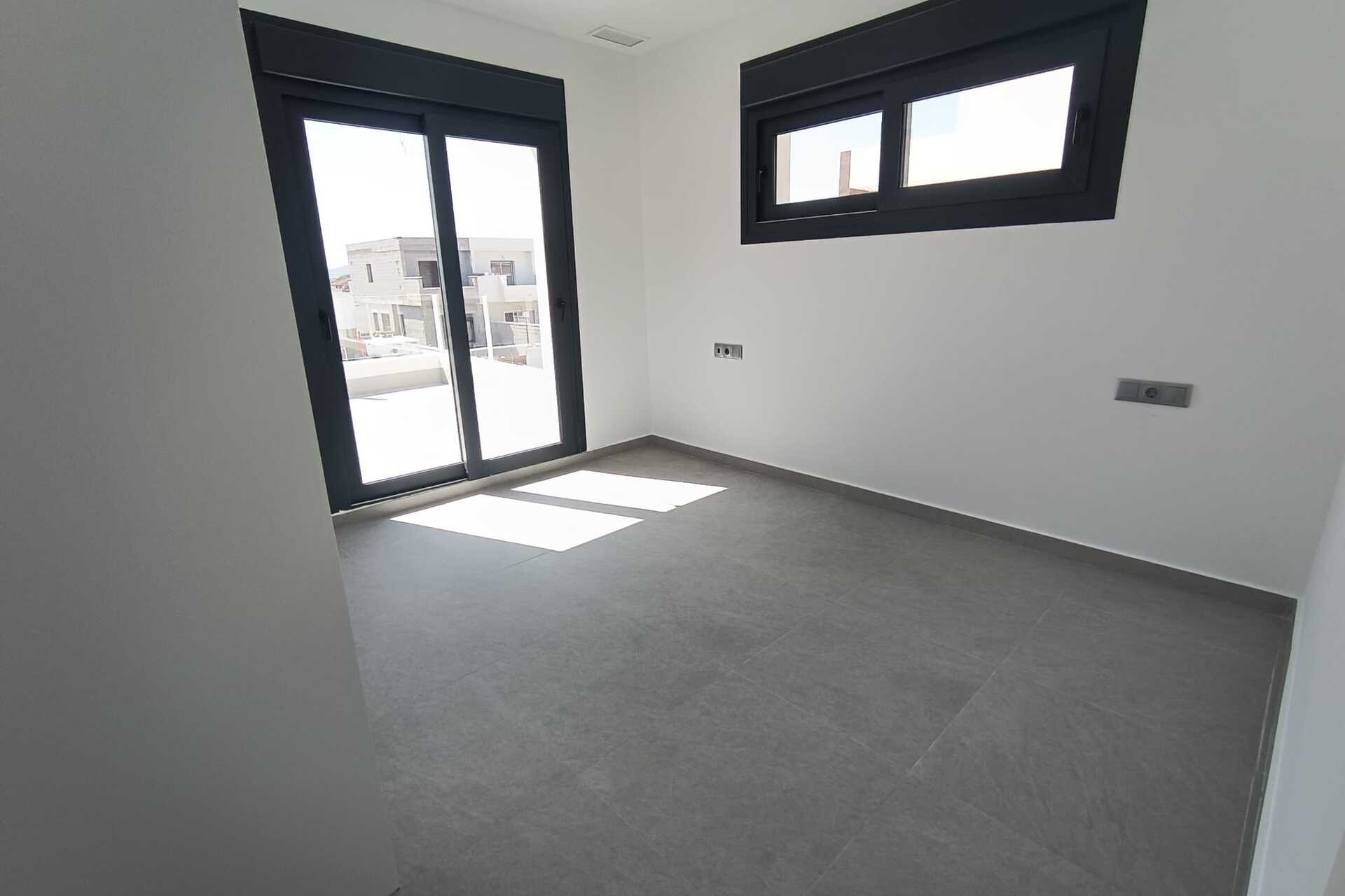 Obra Nueva - Chalet Independiente -
Daya Nueva