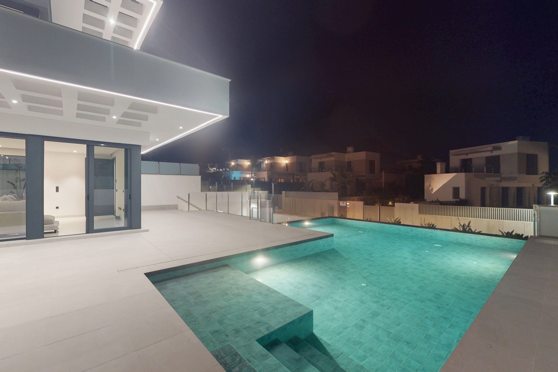 Obra Nueva - Chalet Independiente -
Finestrat