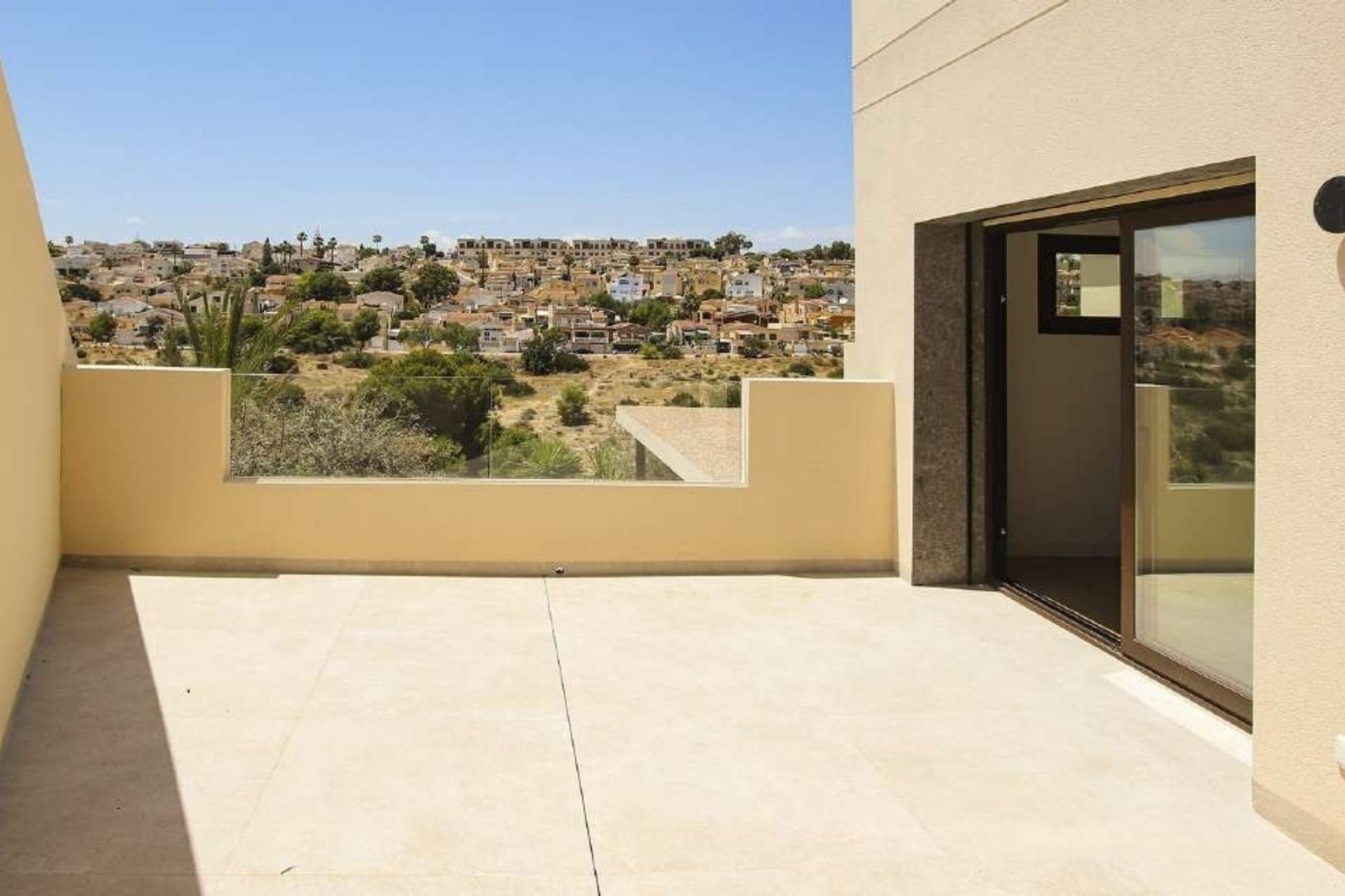 Obra Nueva - Chalet Independiente -
La Marina