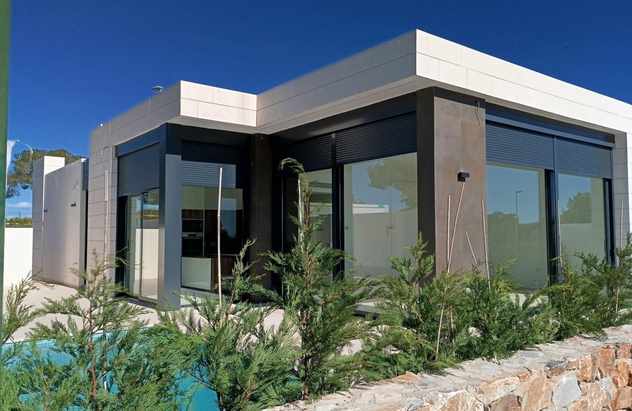 Obra Nueva - Chalet Independiente -
Pilar de la Horadada - Roda Golf