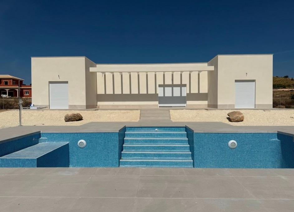 Obra Nueva - Chalet Independiente -
Pinoso - Camino Del Prado