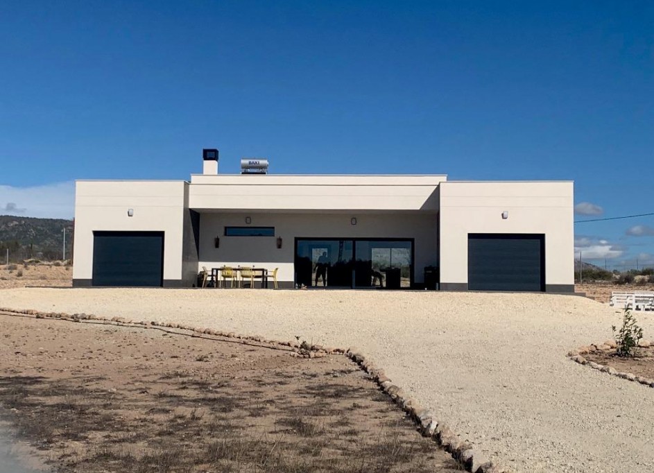 Obra Nueva - Chalet Independiente -
Pinoso - Camino Del Prado