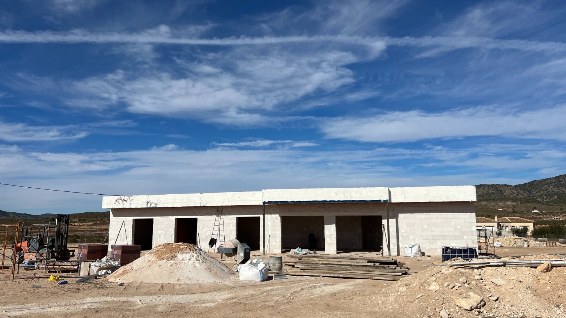 Obra Nueva - Chalet Independiente -
Pinoso