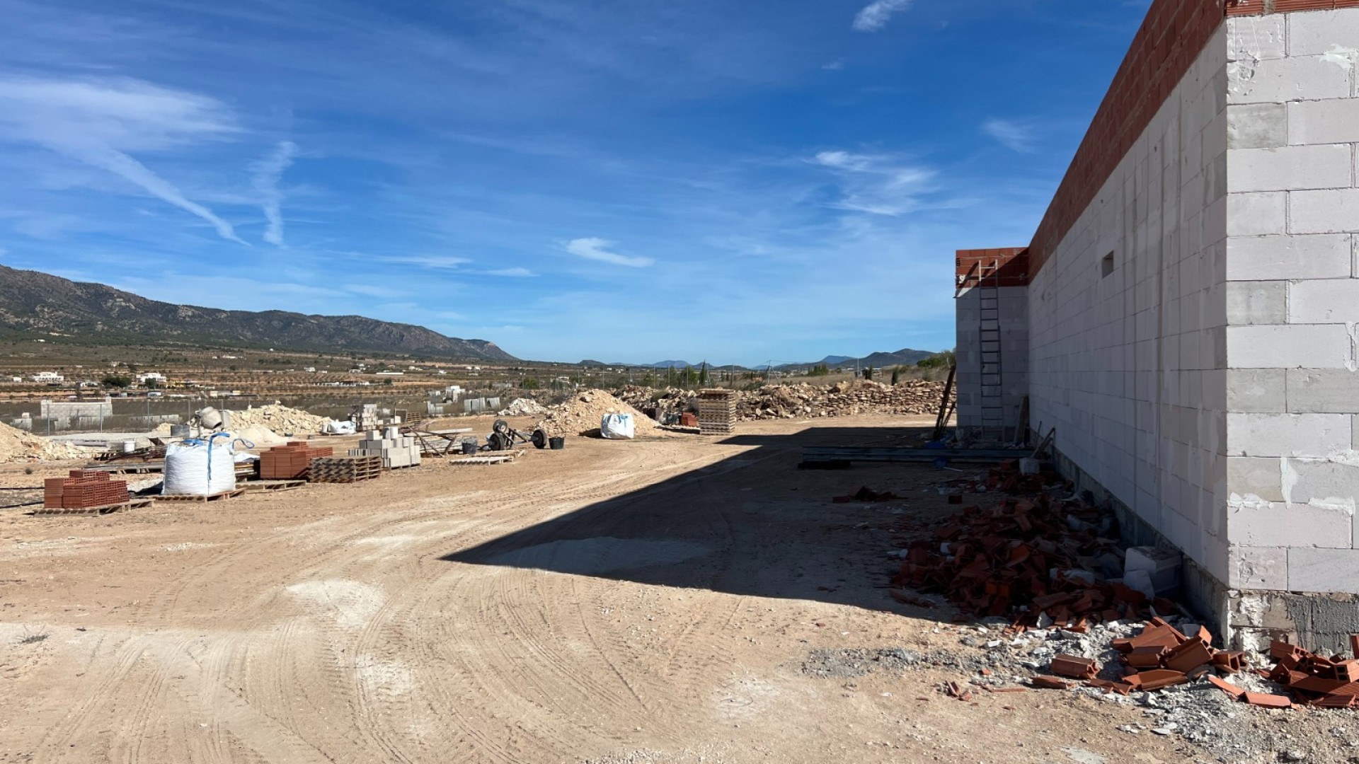 Obra Nueva - Chalet Independiente -
Pinoso