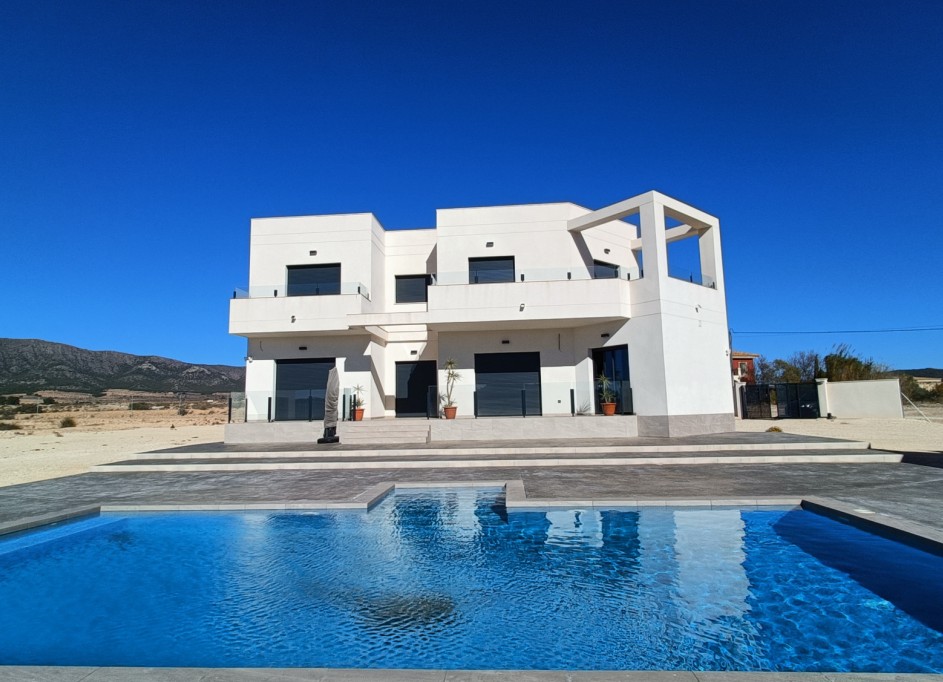 Obra Nueva - Chalet Independiente -
Pinoso