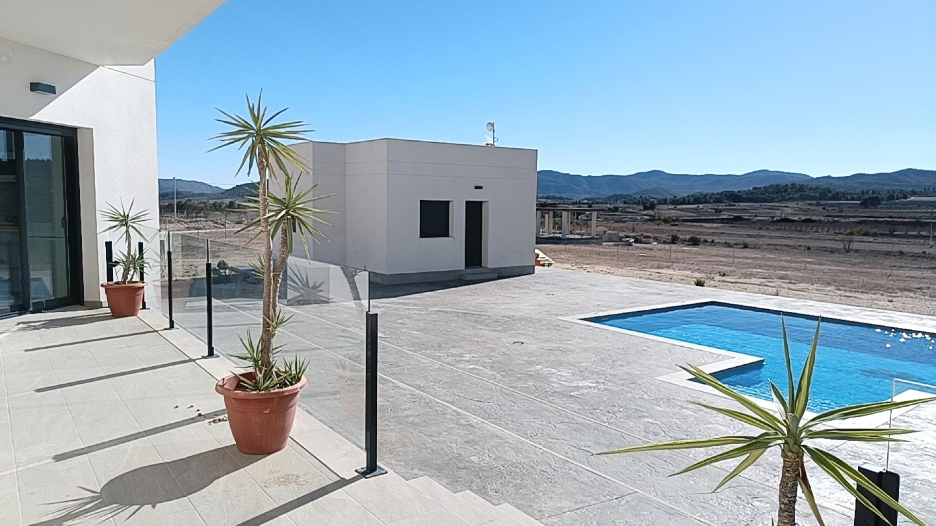 Obra Nueva - Chalet Independiente -
Pinoso