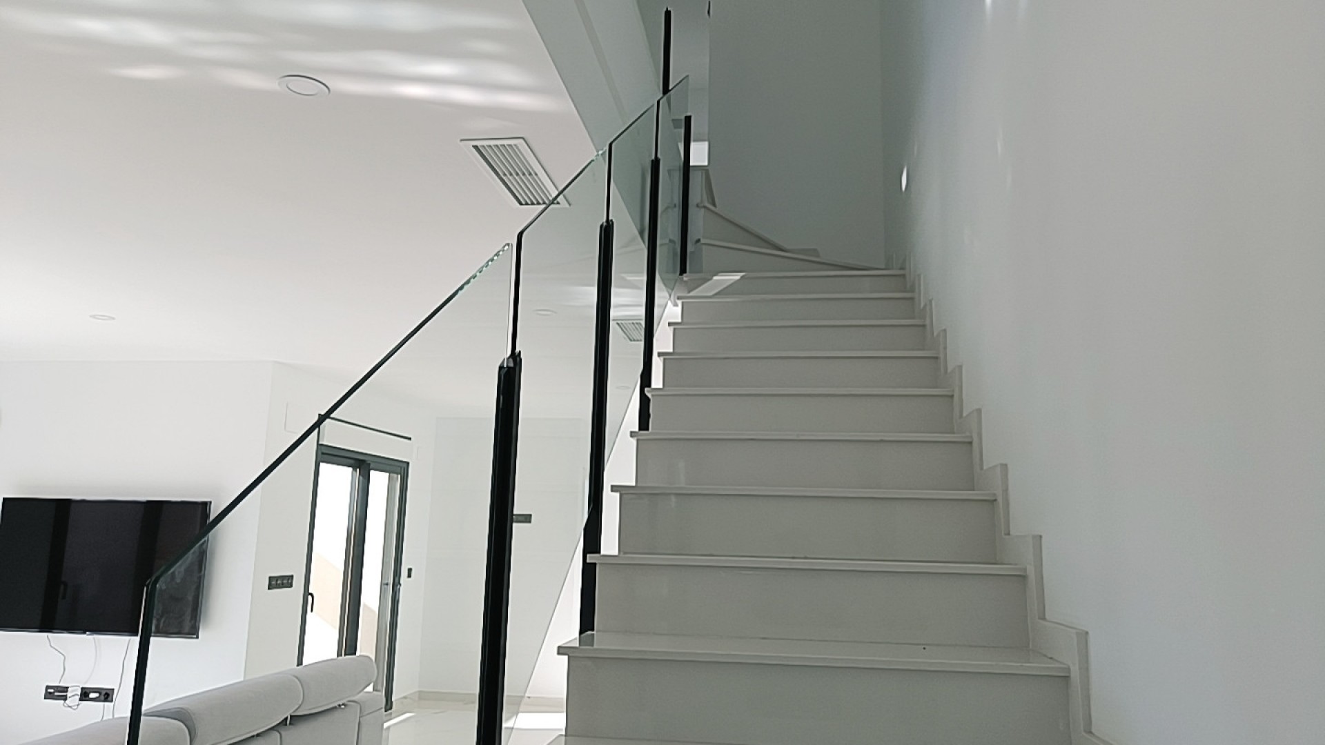 Obra Nueva - Chalet Independiente -
Pinoso