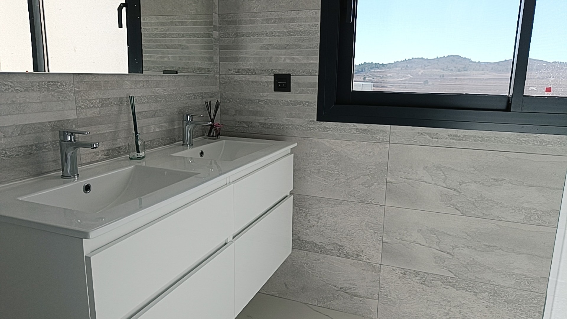 Obra Nueva - Chalet Independiente -
Pinoso