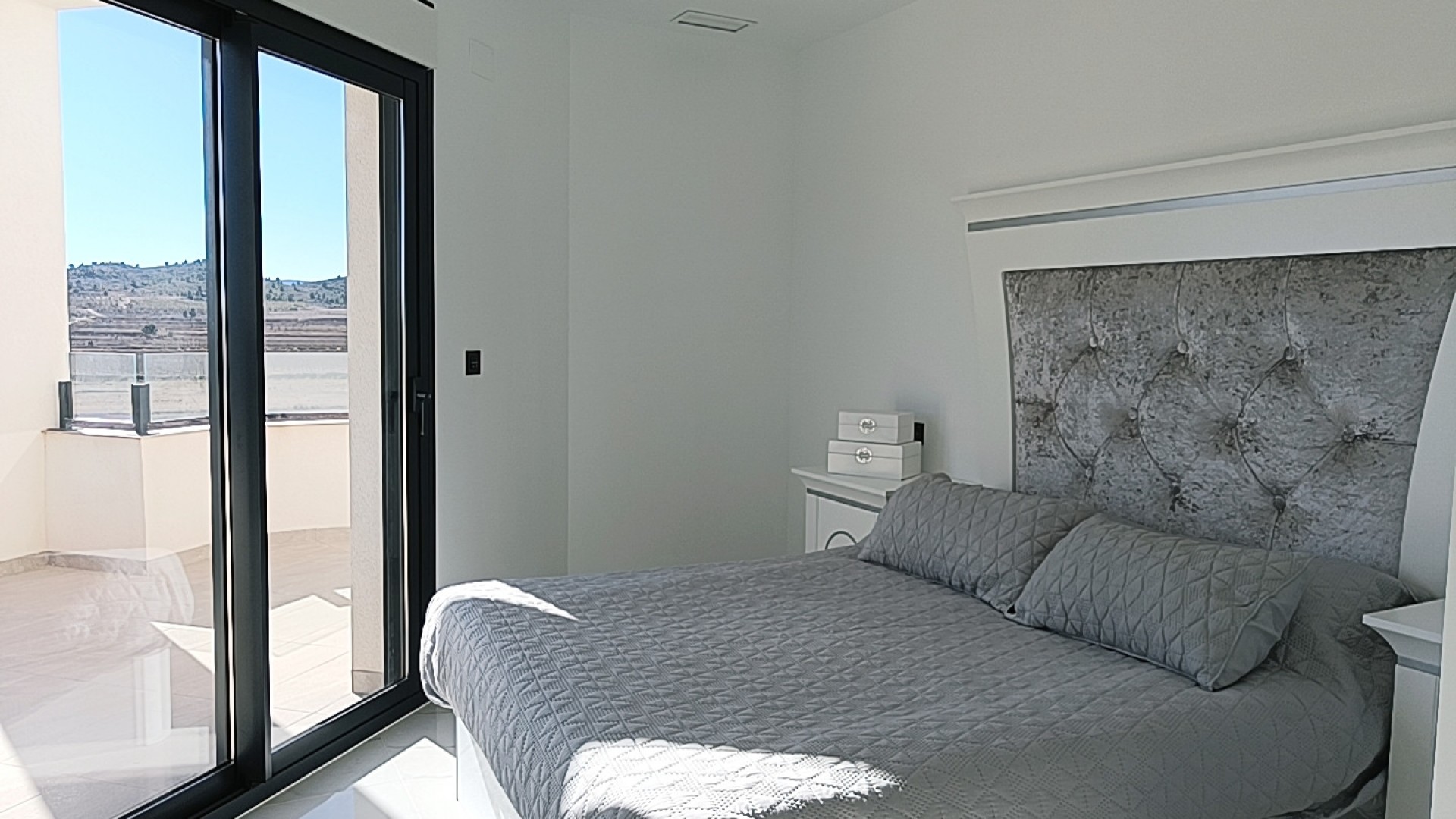 Obra Nueva - Chalet Independiente -
Pinoso