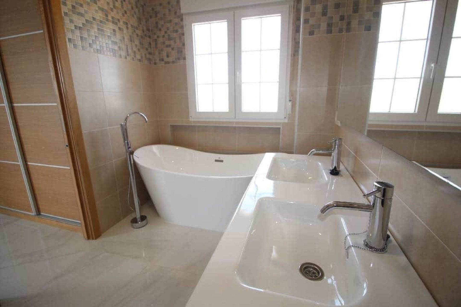 Obra Nueva - Chalet Independiente -
Pinoso